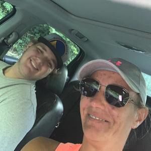 Meet your Posher, April